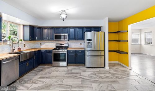 14 Victory Way, Boothwyn PA  19061-2470 exterior