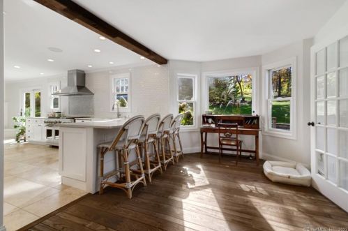 75 Chestnut Hill Rd, Ridgefield CT  06877-1202 exterior