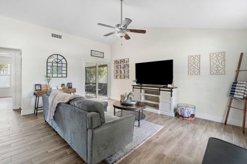 10601 Summertime Ln, West Palm Beach, FL 33411-3066