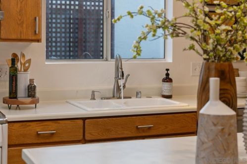 2435 Frankfort St, San Diego CA 92110-3314 exterior