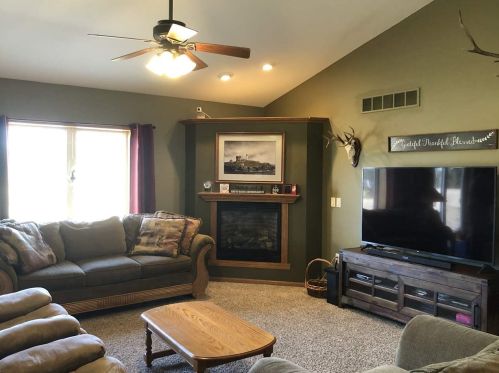 153 Deer Run Dr, Fall River, WI 53932-8933
