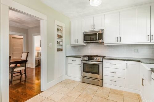 1604 Hickory Ave, Torrance CA 90503-7219 exterior