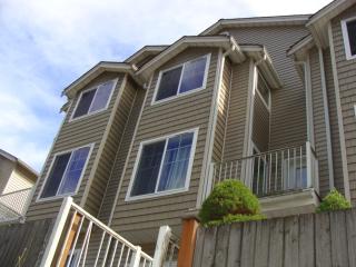 14356 Stone Ave, Seattle, WA 98133-7021