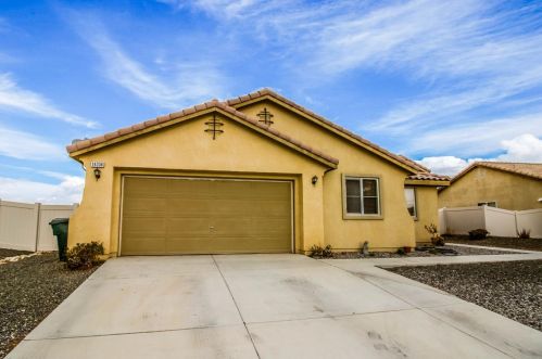 14334 Shiloh Ln, Victorville, CA 92394-6405