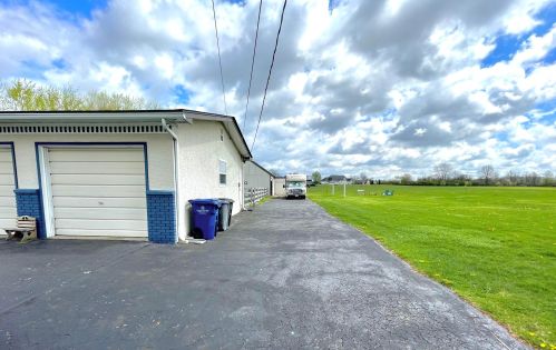 3890 Neff Rd, Darbydale, OH 43123-9670