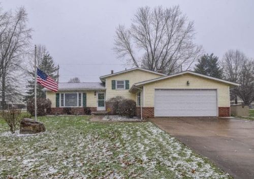 2137 Zircon St, Canton, OH 44721-1738