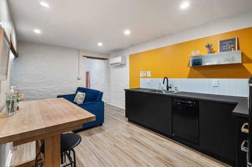 419 Carson St, Pittsburgh PA  15203-1019 exterior