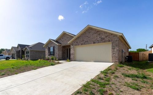 405 Stoneridge Dr, Vaughan TX  76645-3093 exterior