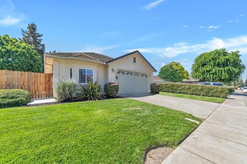 1656 Sierra Creek Dr, Manteca CA  95336-8652 exterior
