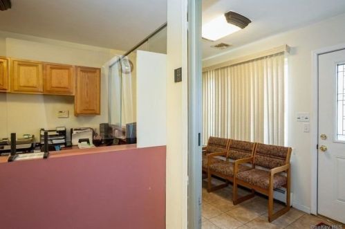 2 Laura Ct, Mount Sinai NY  11766-2360 exterior