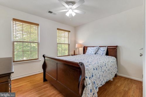 11 Broad Way, Lovettsville VA  20180-8608 exterior