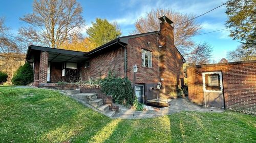 407 Pillow Ave, Cheswick PA  15024-1322 exterior