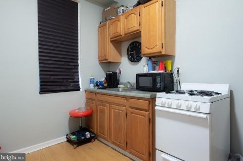 651 State St, Camden NJ  08102-1825 exterior