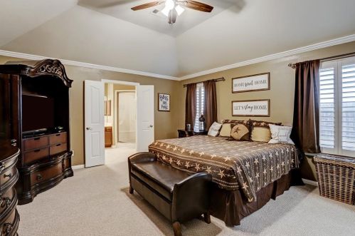 246 Lantana Cir, Sealy, TX 77474-8074