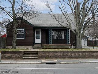 535 Bullocks Point Ave, East Providence, RI 02915-3548