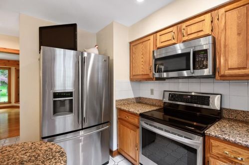 107 Roast Meat Hill Rd, Deep River CT  06419-1424 exterior