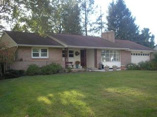 822 Grandview Dr, Ephrata, PA 17522-1635