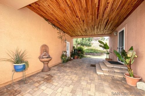 6960 Lilac Rd, Bonsall CA  92003-4312 exterior