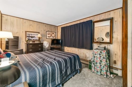 14 Reading Rd, Hopatcong NJ  07843-1023 exterior
