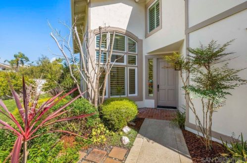 4712 Bryce Cir, Carlsbad CA  92008-4289 exterior