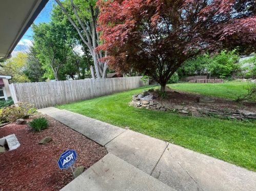 314 Maple Dr, New Castle, PA 16105-2039