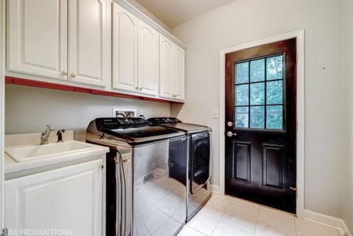 2001 William Dr, Valpo IN  46385-8173 exterior