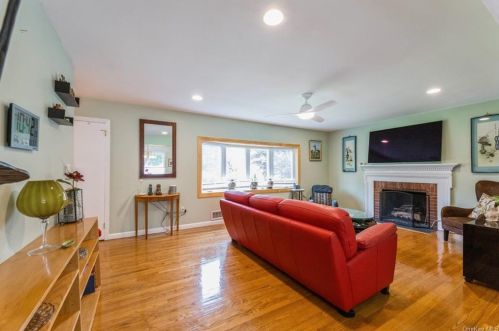 25 Cardinal Ct, West Nyack NY  10994-1031 exterior