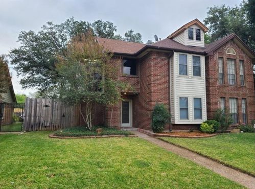3008 Roxboro Rd, Euless, TX 76039-4026
