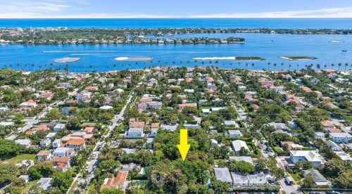 320 Valencia Rd, West Palm Beach, FL 33401-7932