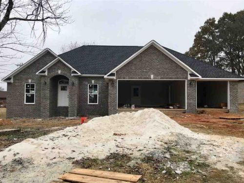 1 Lesia Dr, Medina, TN 38355-6898