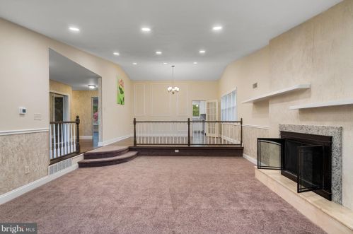 8318 Fairview Rd, Melrose Park PA  19027-2121 exterior