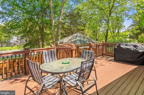 9101 Sainsbury Ct, Bristow VA  20136-1770 exterior