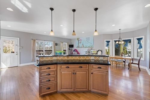 6 Nolan St, Norwalk CT  06850-2525 exterior