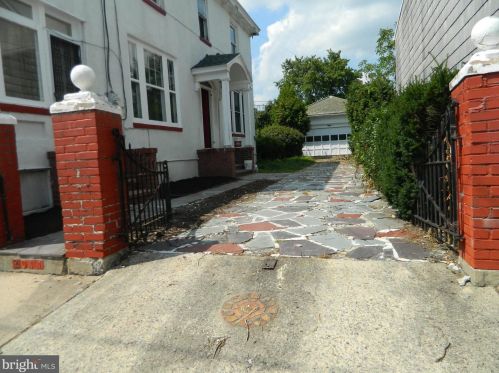 2011 Centre St, Ashland, PA 17921-1012