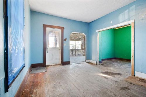 228 Oakland Sq, Bellefontaine OH  43311-2143 exterior