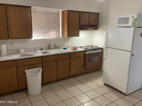 640 Park Pl, Mesa, AZ 85203-8784