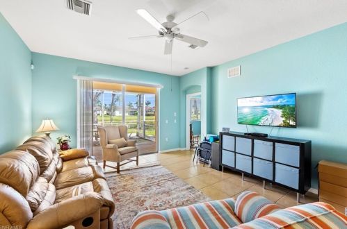 14322 Manchester Dr, Naples FL  34114-8626 exterior