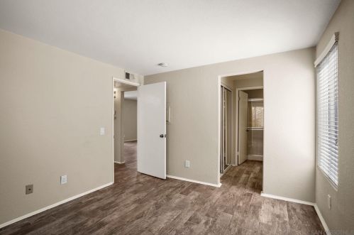 7478 Altiva Pl, Carlsbad CA  92009-6415 exterior