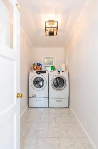 3336 Elliott St, San Diego CA 92106-1326 exterior