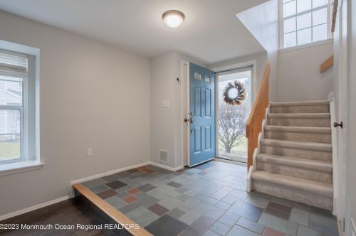43 Malibu Dr, Tinton Falls, NJ 07724-2542