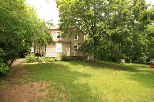 29 Dallas Ave, Waterbury, CT 06705-1411