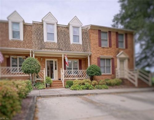 4 Riverview, Suffolk VA  23434 exterior