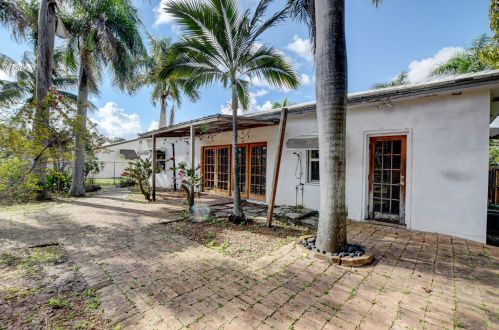 725 4 Ave, Delray Beach FL  33483-4528 exterior