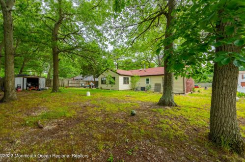 21 Pne Tree Dr, Berkeley Township NJ  08721-1711 exterior