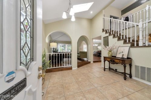5536 Forest Cove Ln, Calabasas, CA 91301-4047