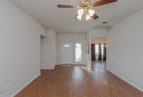 113 Mdw Ln, Denton TX  76207-7409 exterior