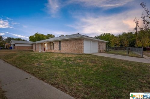 1305 Little St, Copperas Cove, TX 76522-3618