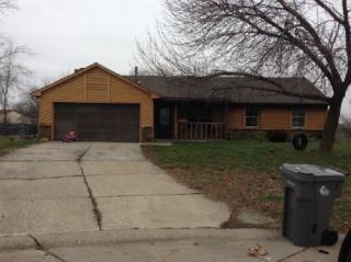 8712 Pleasant Lake Cir, Indianapolis, IN 46227-6926