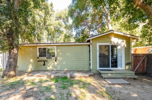 15226 Calle Los Hidalgos, Santa Clarita CA  91390-1035 exterior
