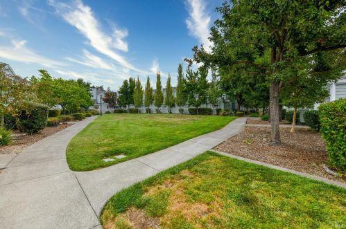 738 Jasmine Cir, Santa Rosa CA 95407-6780 exterior